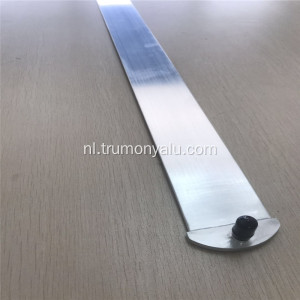 Ovale aluminium buis met microkanaal met verbindingsstuk